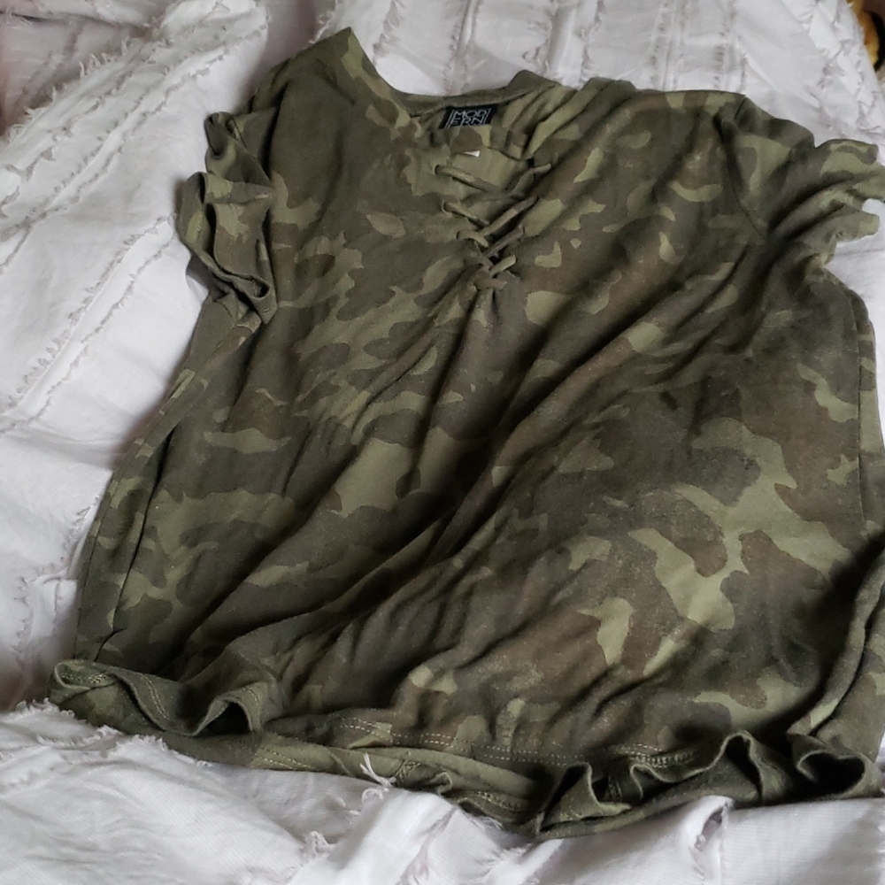 🦋🎁Camo tee